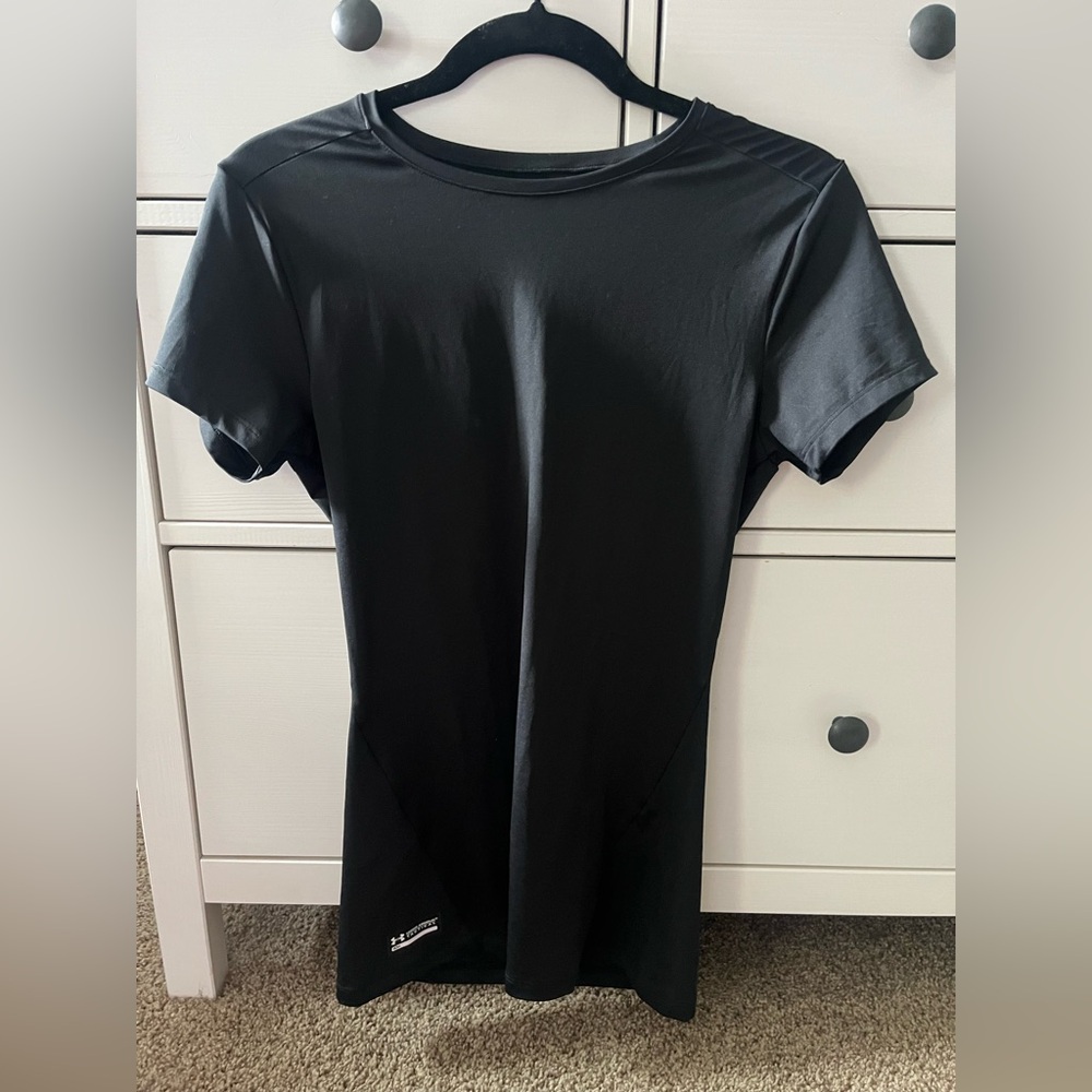 Never worn under armor heat gear compression tee